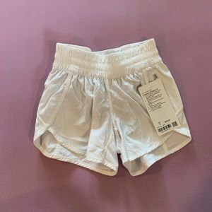New Lululemon Tracker LR Short  4”